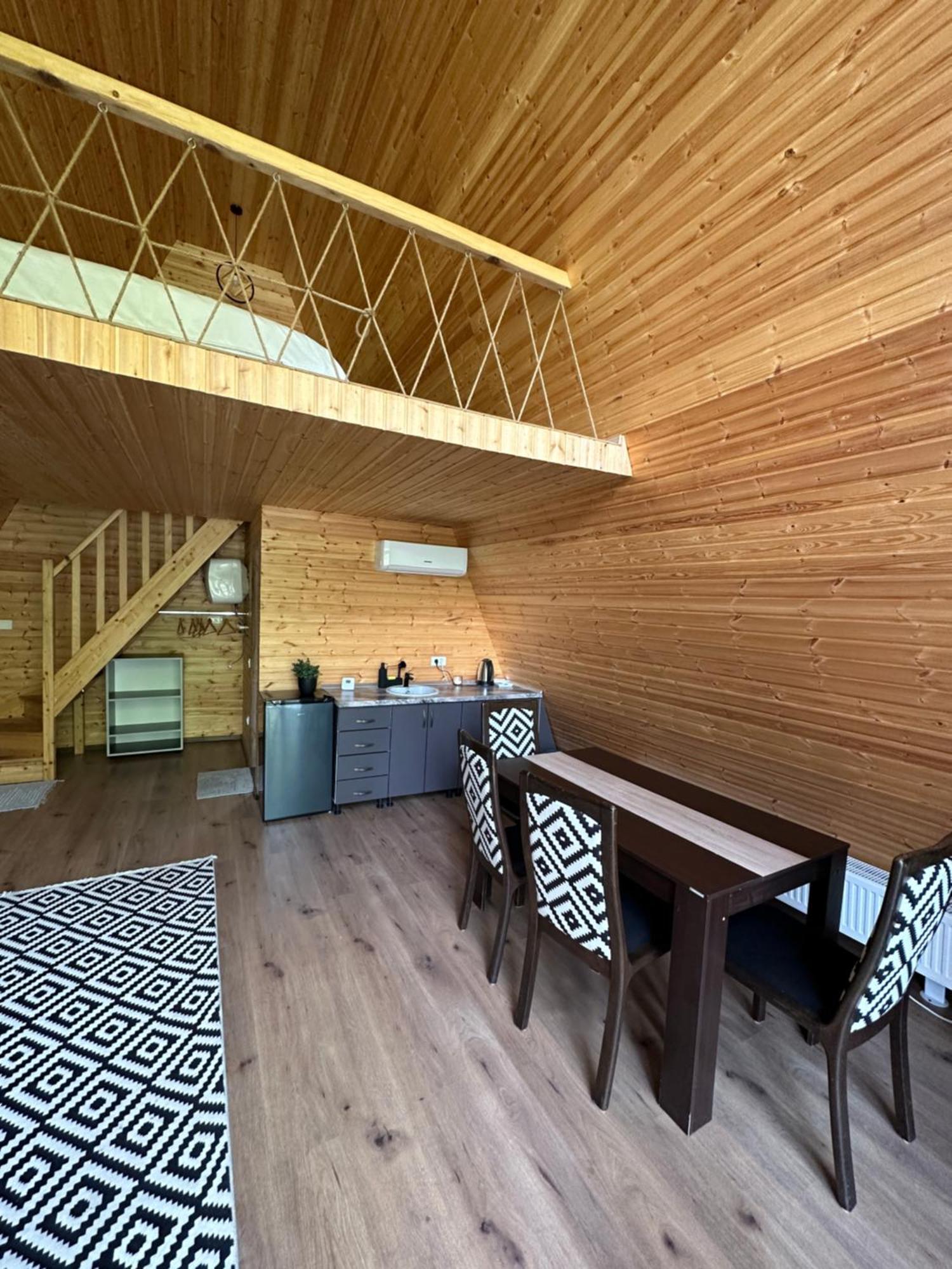 Hotel The Frog Glamping Horezu Zewnętrze zdjęcie